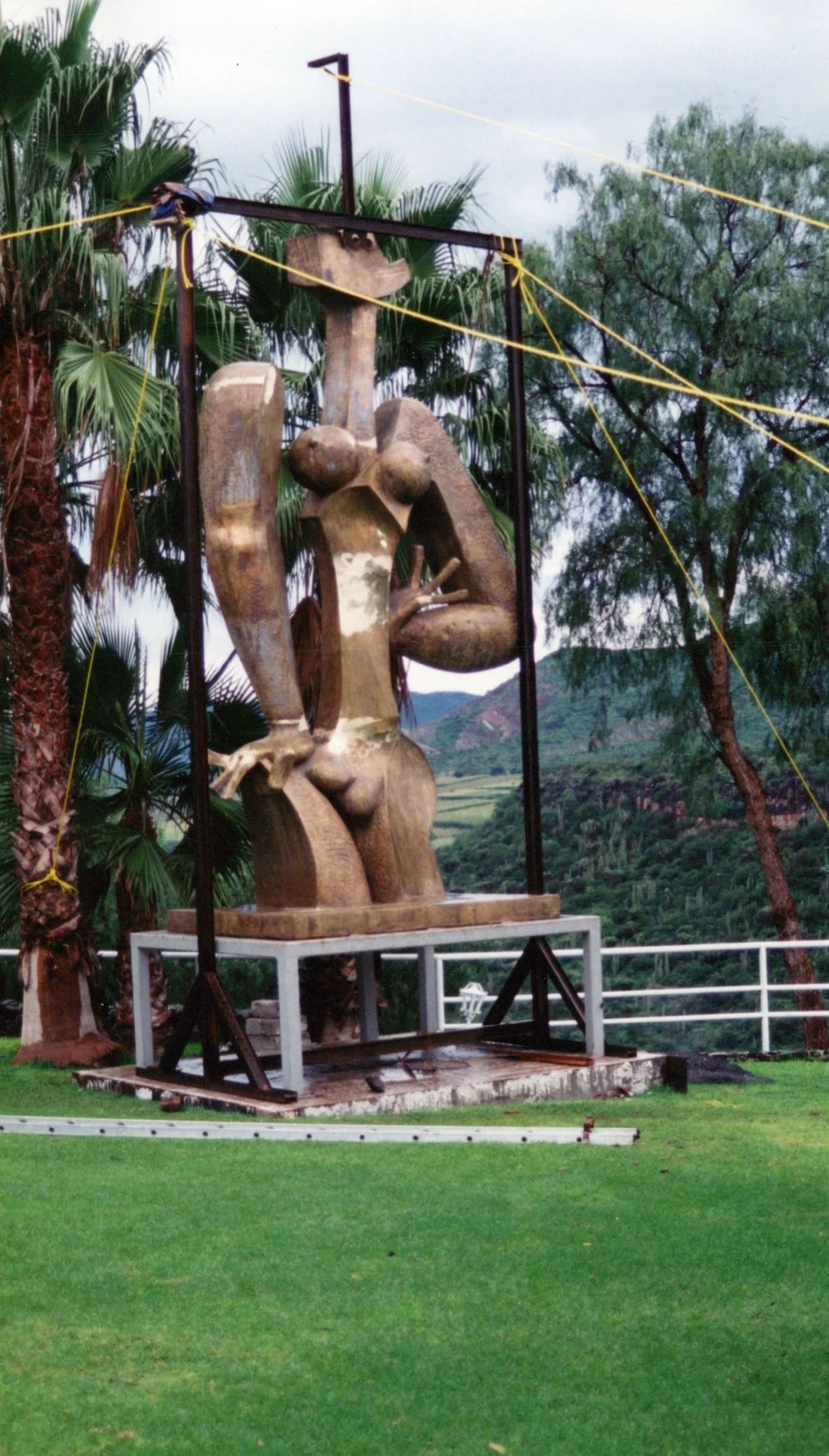 Bronce de Byron Gálvez, BG-107