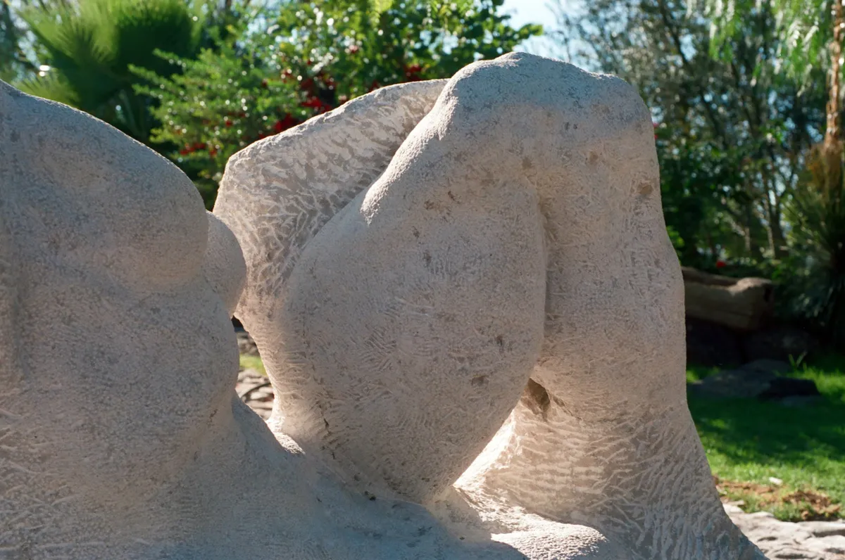 Carved stone by Byron Gálvez, BG-113