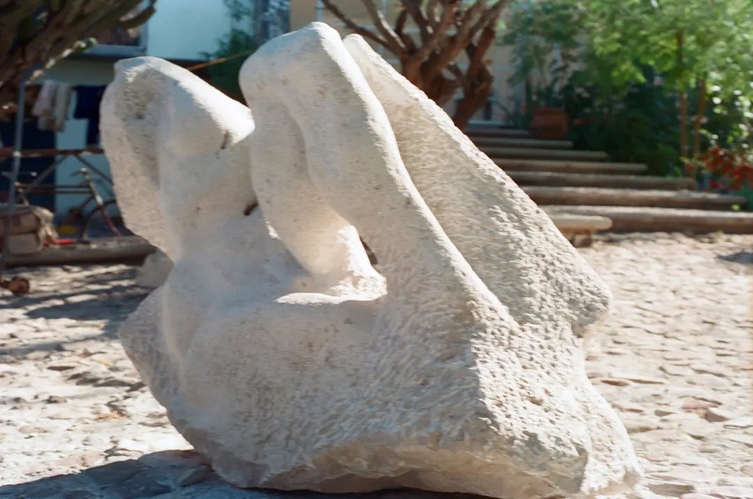 Piedra tallada de Byron Gálvez, BG-113
