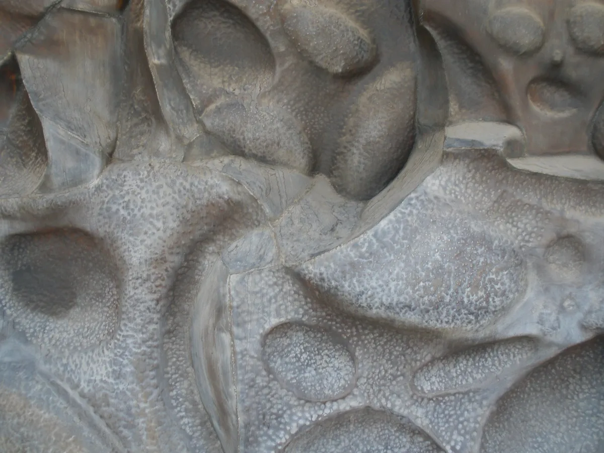 Cobre repujado de Byron Gálvez, BG-114