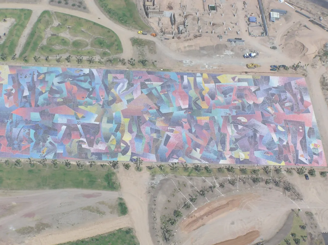 Mural de la Plaza Central — Mosaico, Byron Gálvez